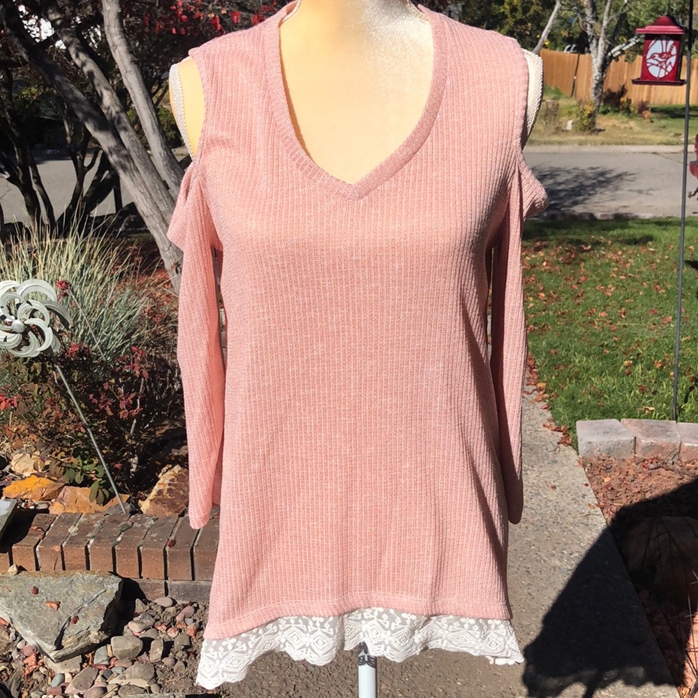 Women’s cold shoulder light weight sweater